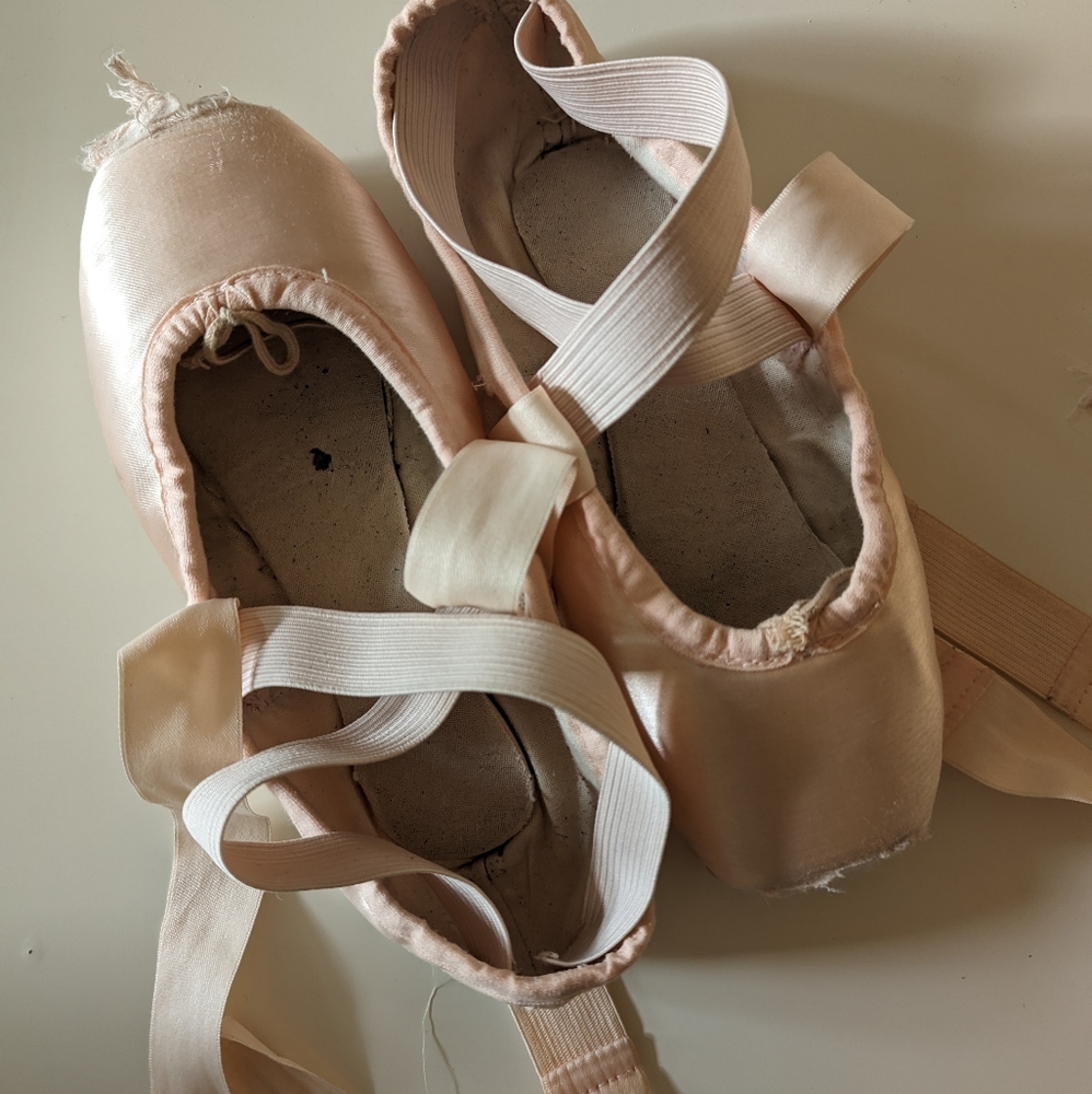 Used Suffolk Sonnet ballet pointe shoes